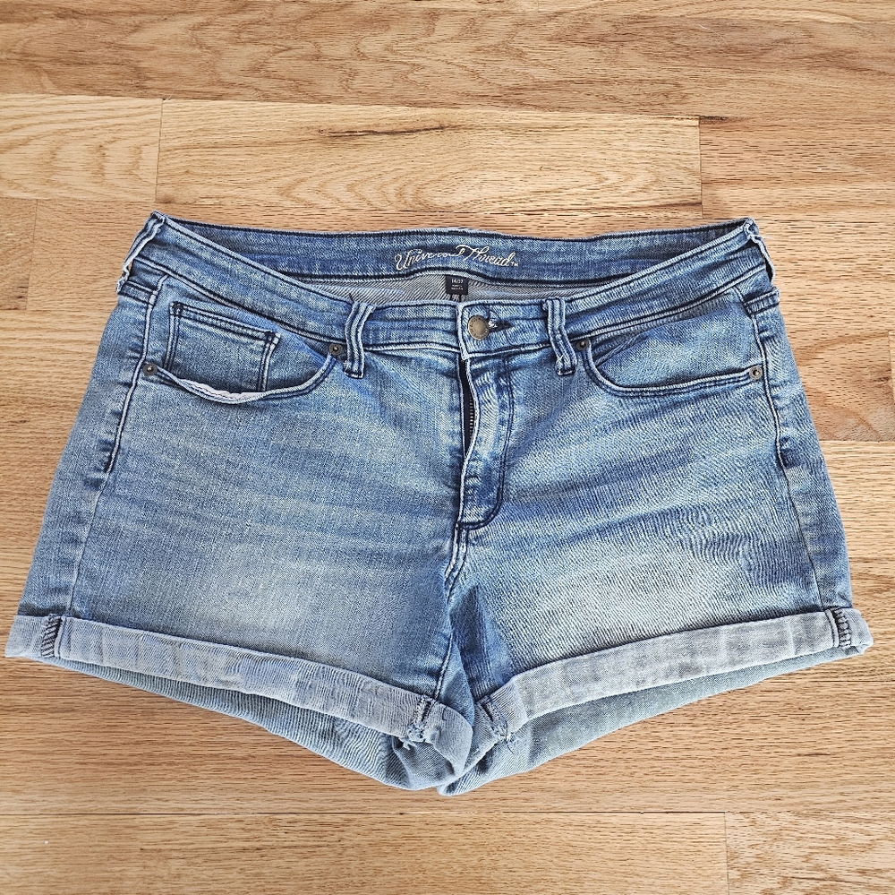 Universal Thread Size 14 Blue Jean Shorts